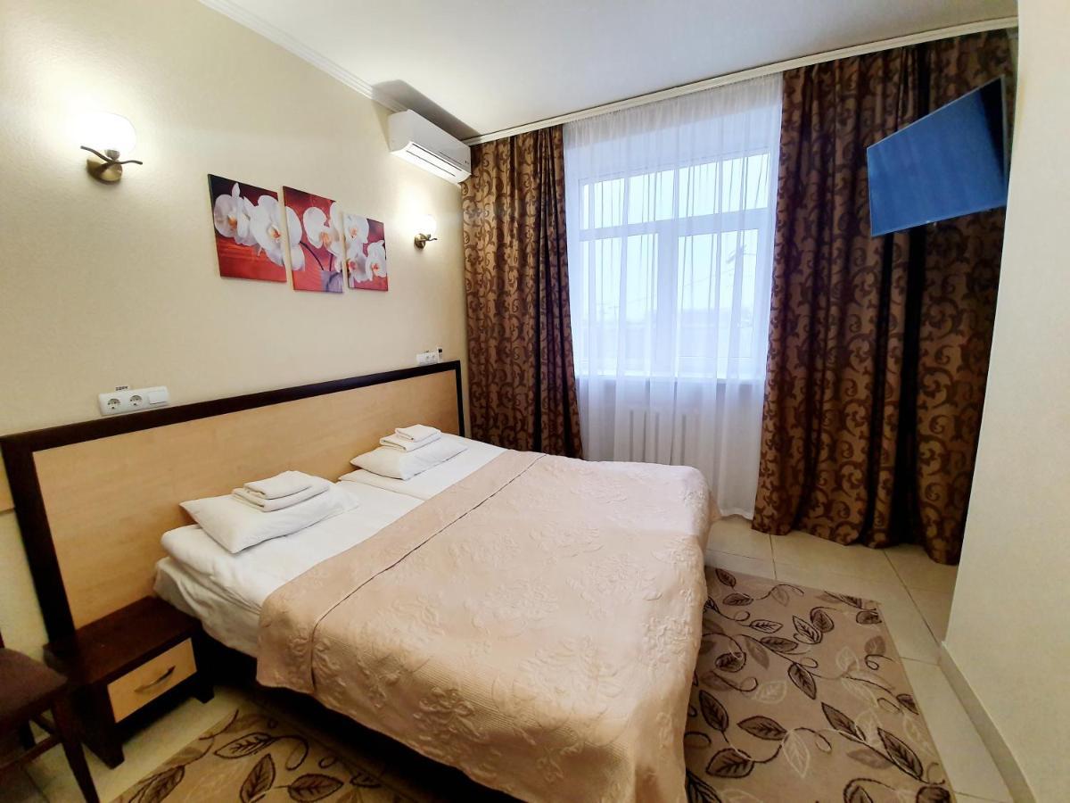Hotel Sluch Starokostyantyniv Ngoại thất bức ảnh